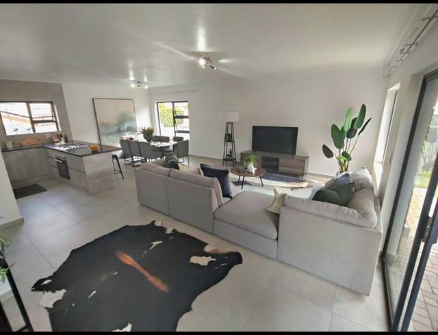 3 BEDROOM HOUSE FOR SALE IN SUNDOWNER